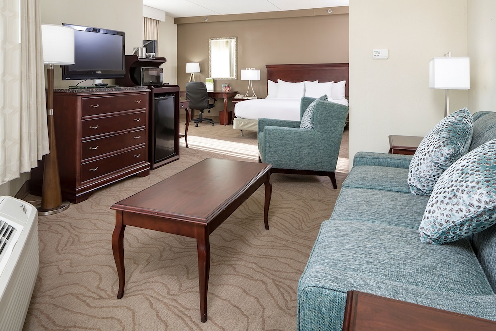 Junior Suite, 1 King Bed with Sofa bed - Photo 2