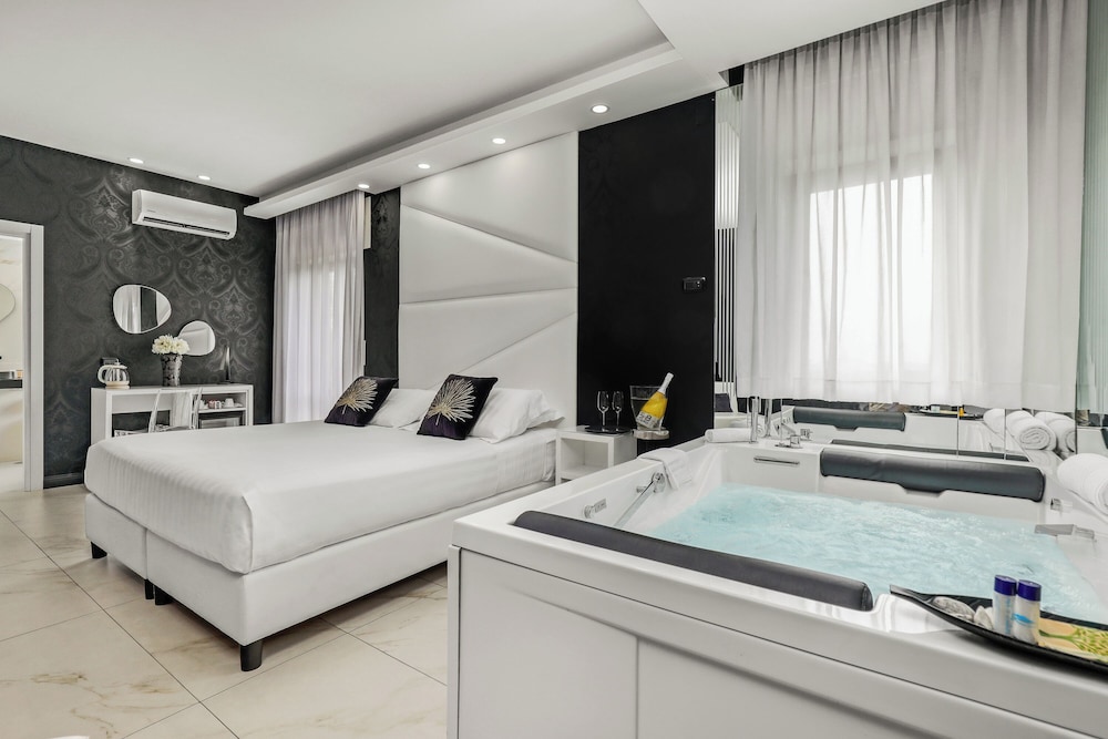 Suite photo 1