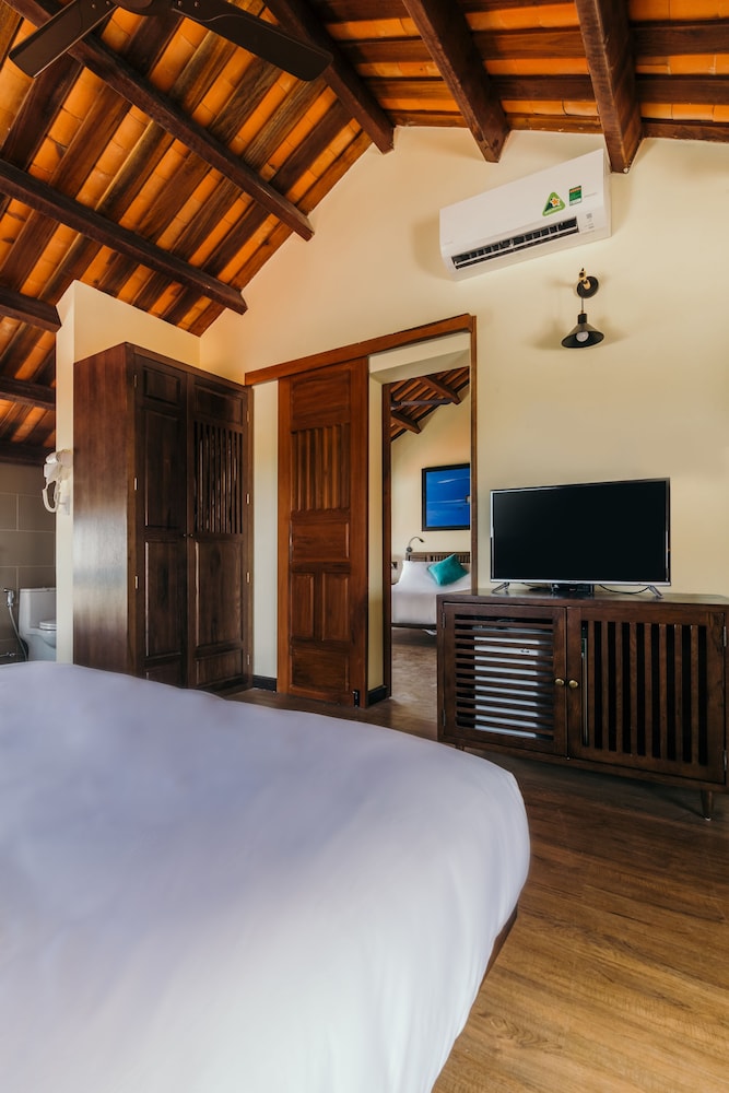 Luxury Suite, River View - Photo 15