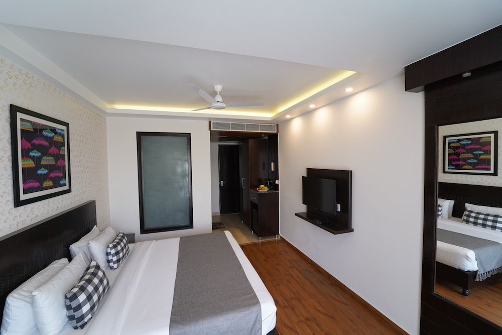 Deluxe Room, 1 Bedroom, Non Smoking - Photo 9