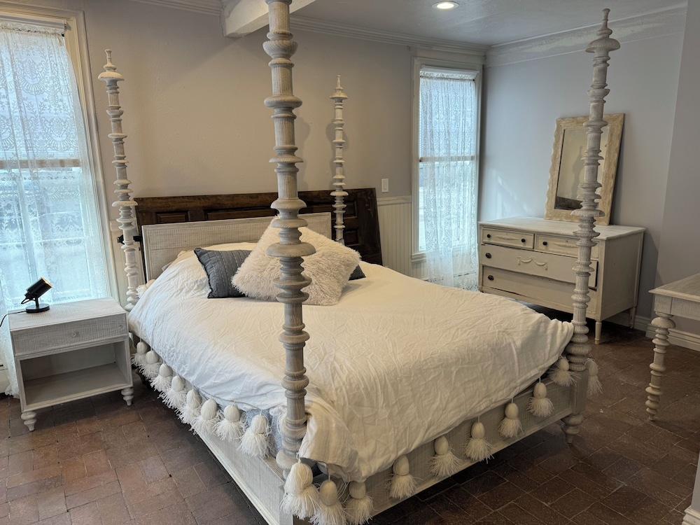 Deluxe Room, City View