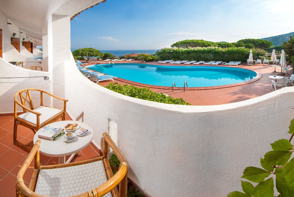 Room, Sea View