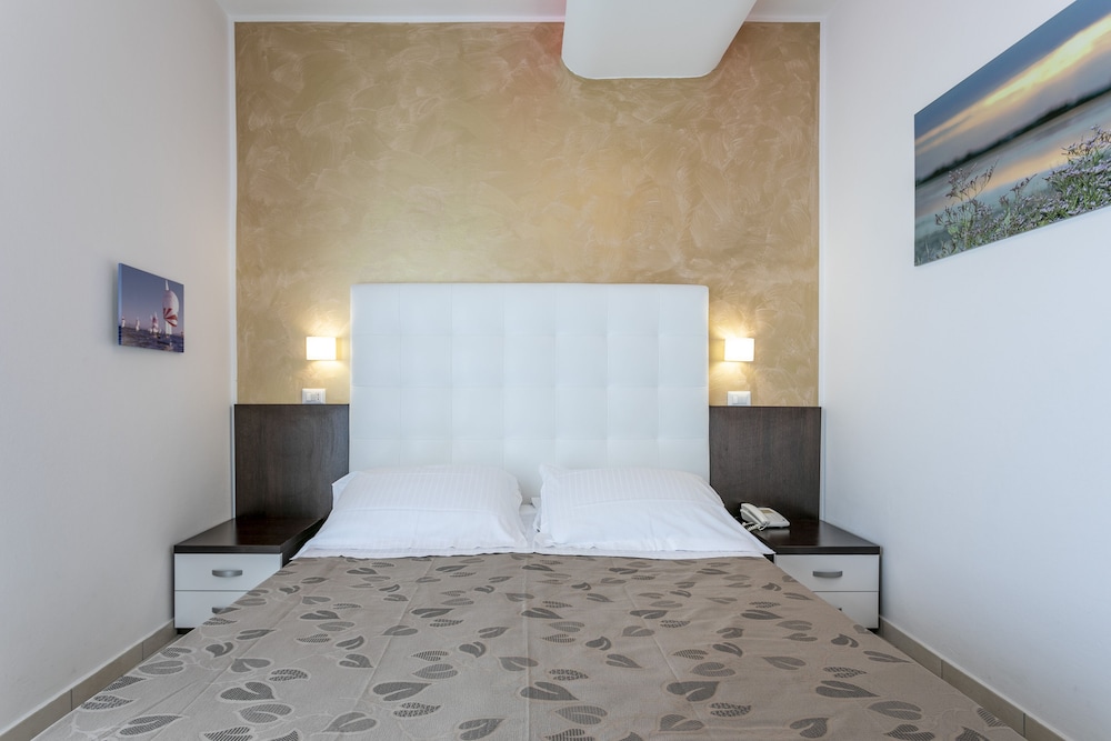 Standard Room photo 3