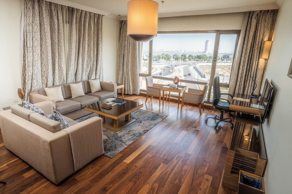 Royal Suite, 2 Bedrooms, Sea View (Ambassador,1 King, 2 Single)