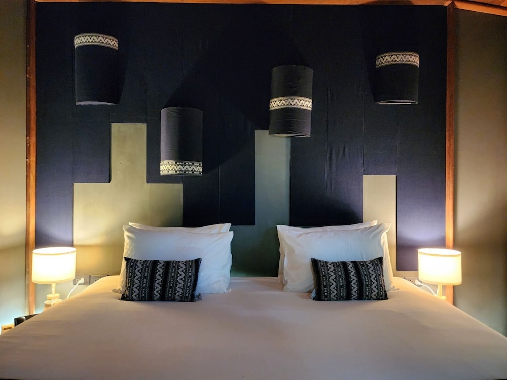 Deluxe Room, Garden View - Photo 7