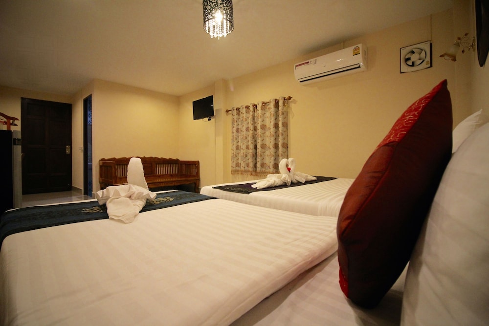 Deluxe Triple Room photo 2