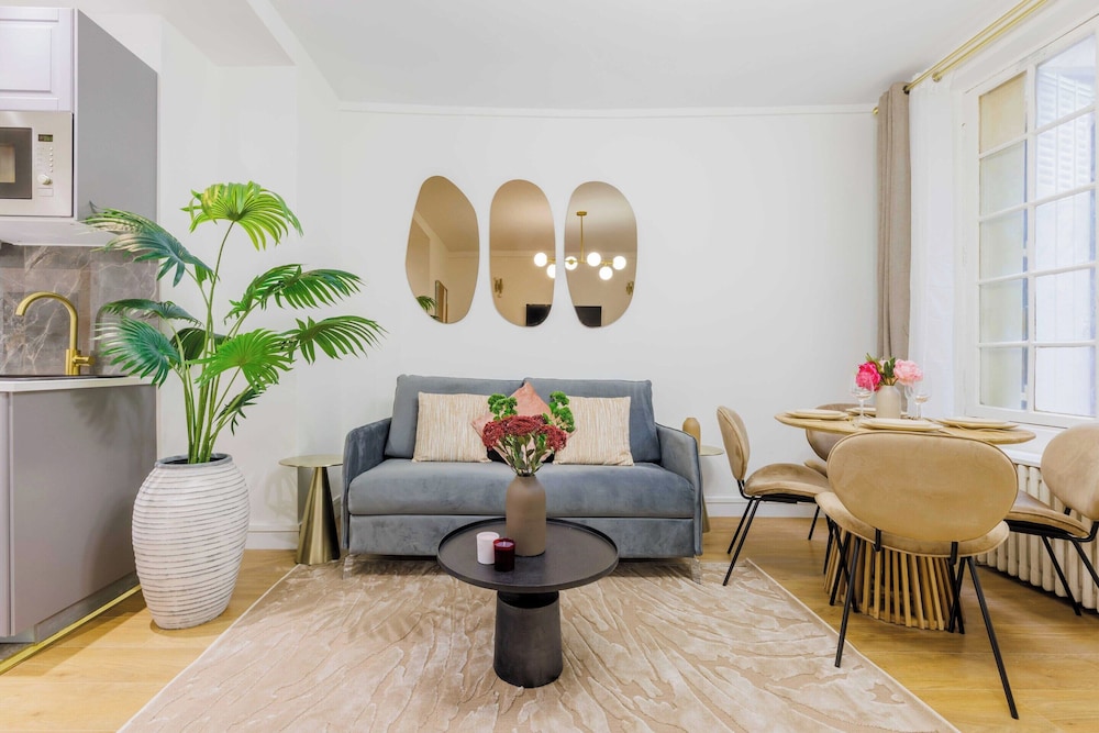 Apartment photo 2