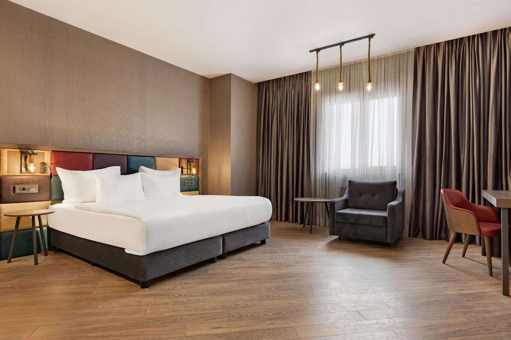Room, 1 Double Bed, City View photo 3