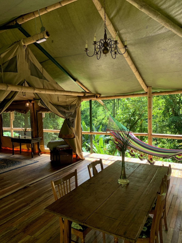 Superior Tree House, Hill View photo 3