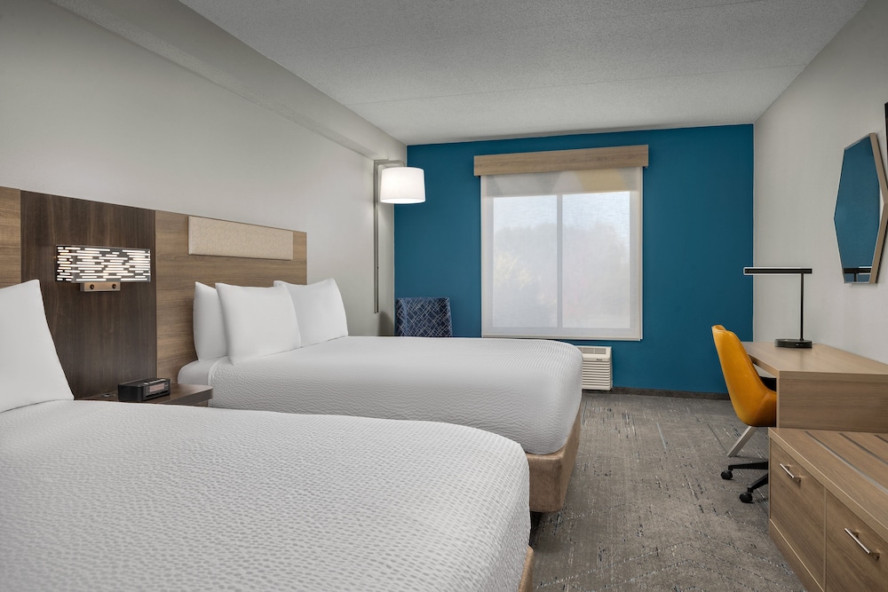 Standard Room, 2 Queen Beds (Walk-In Shower) - Photo 4