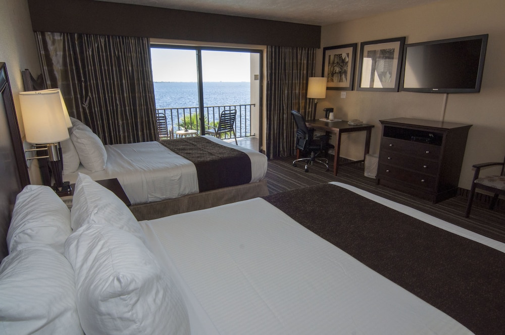 Standard Room, 2 Queen Beds, Non Smoking (No View) - Photo 2
