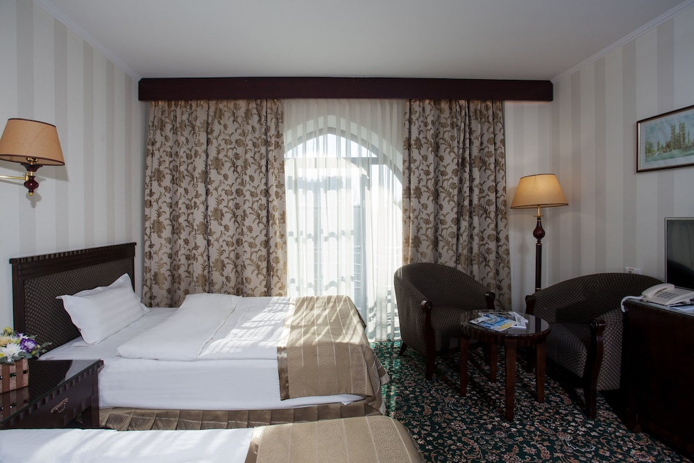Standard Twin Room, Balcony, City View photo 1