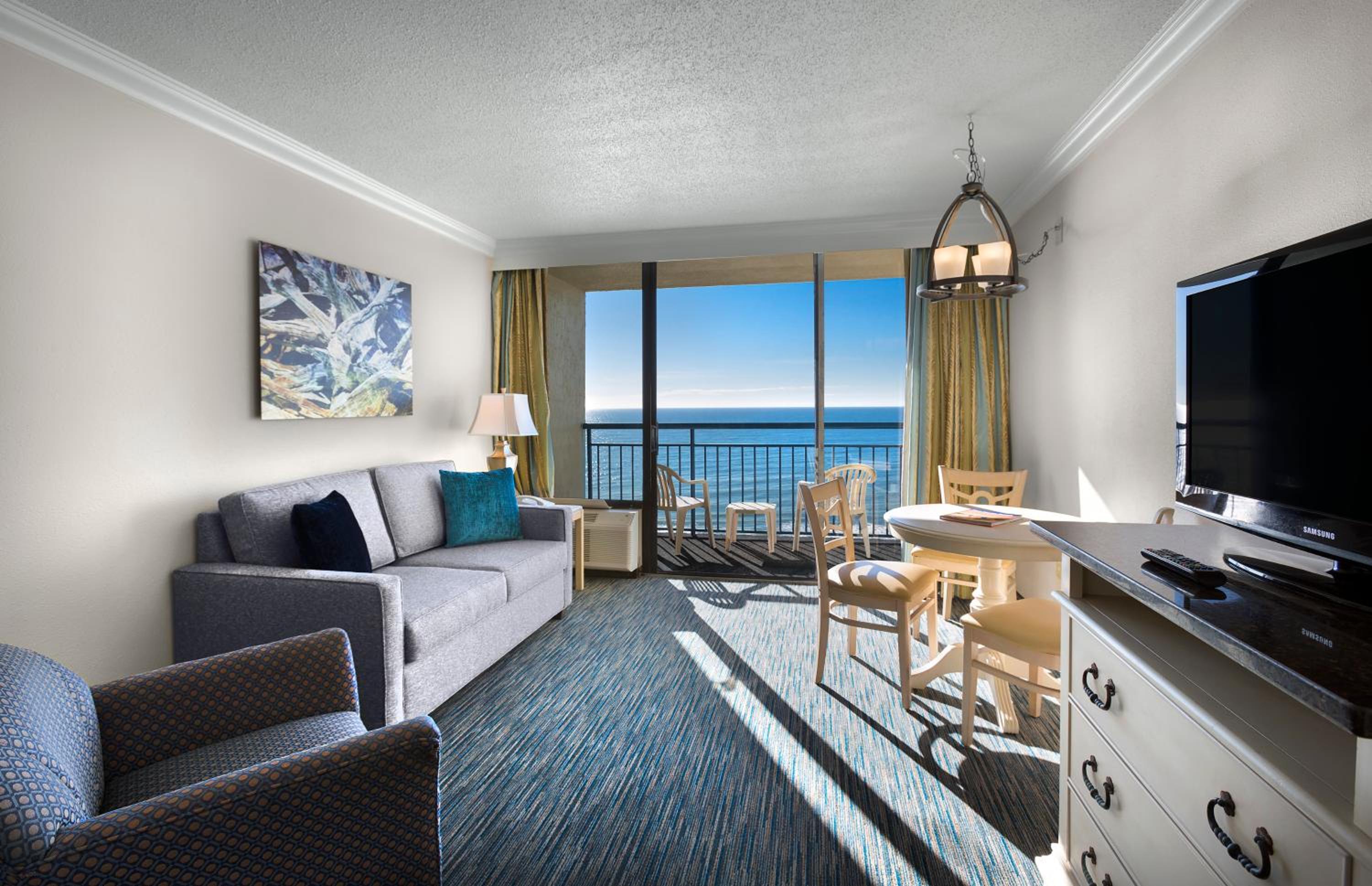 Oceanfront Family Suite - 2 Queen Bed with 1 Double Wall Bed photo 1