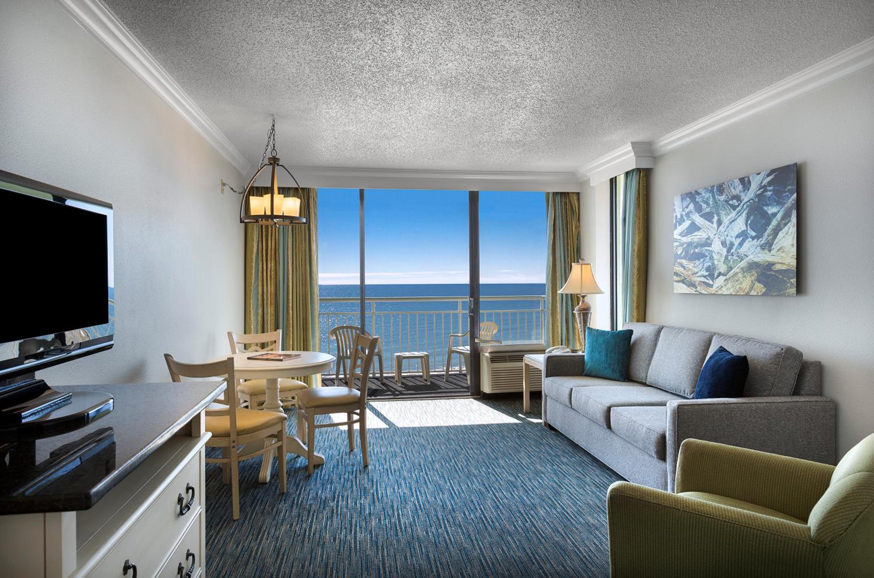 Premium Oceanfront One Bedroom Queen Suite-2 Queen Bed with 1 Double Wall Bed photo 1