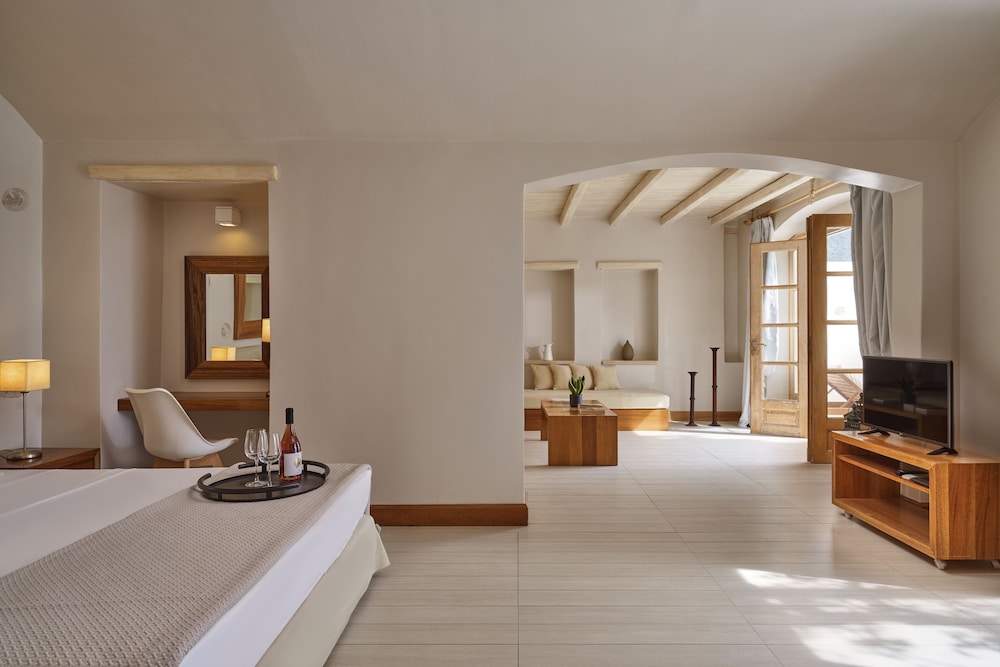 Honeymoon Studio Suite, Jetted Tub