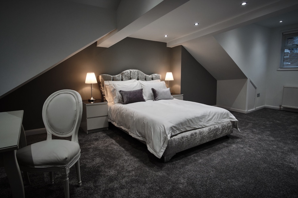 Luxury House photo 2