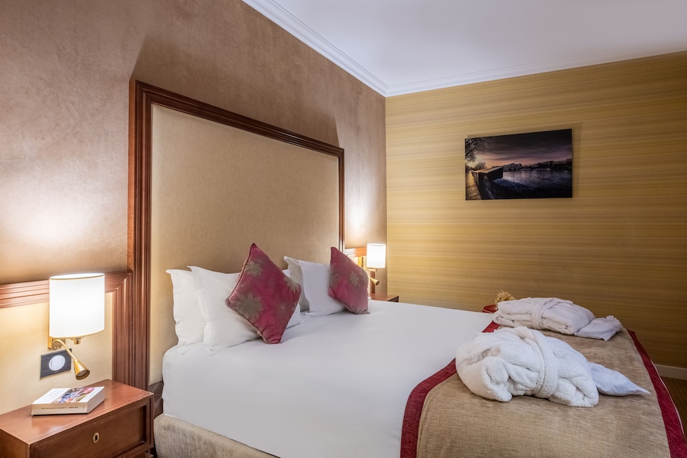 Comfort Double or Twin Room, Courtyard View photo 2