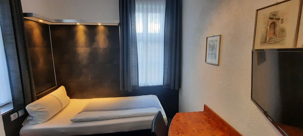 Economy Single Room, Private Bathroom, City View