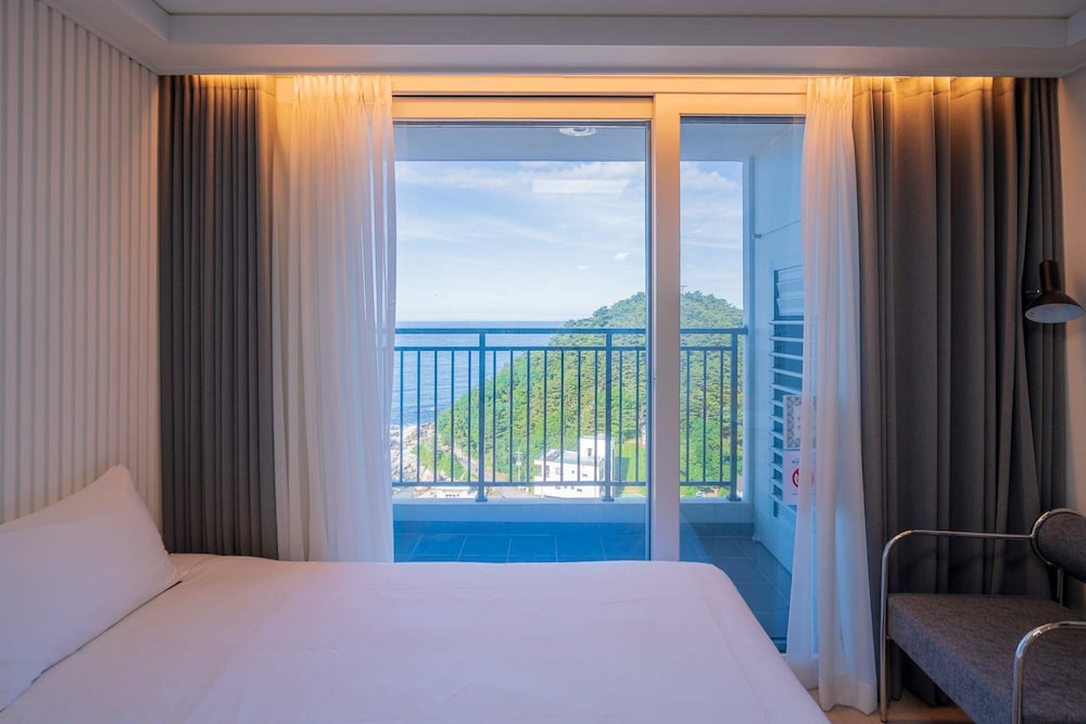 Island Ocean View B photo 2
