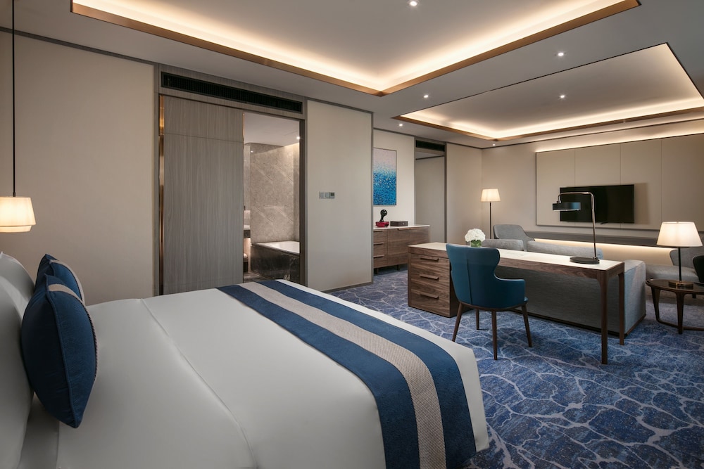 Deluxe Suite photo 2