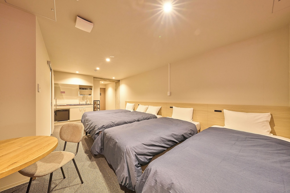 Private Room for 4-5 with Private Shower room, Non Smoking (1 Double + 3 Singles)