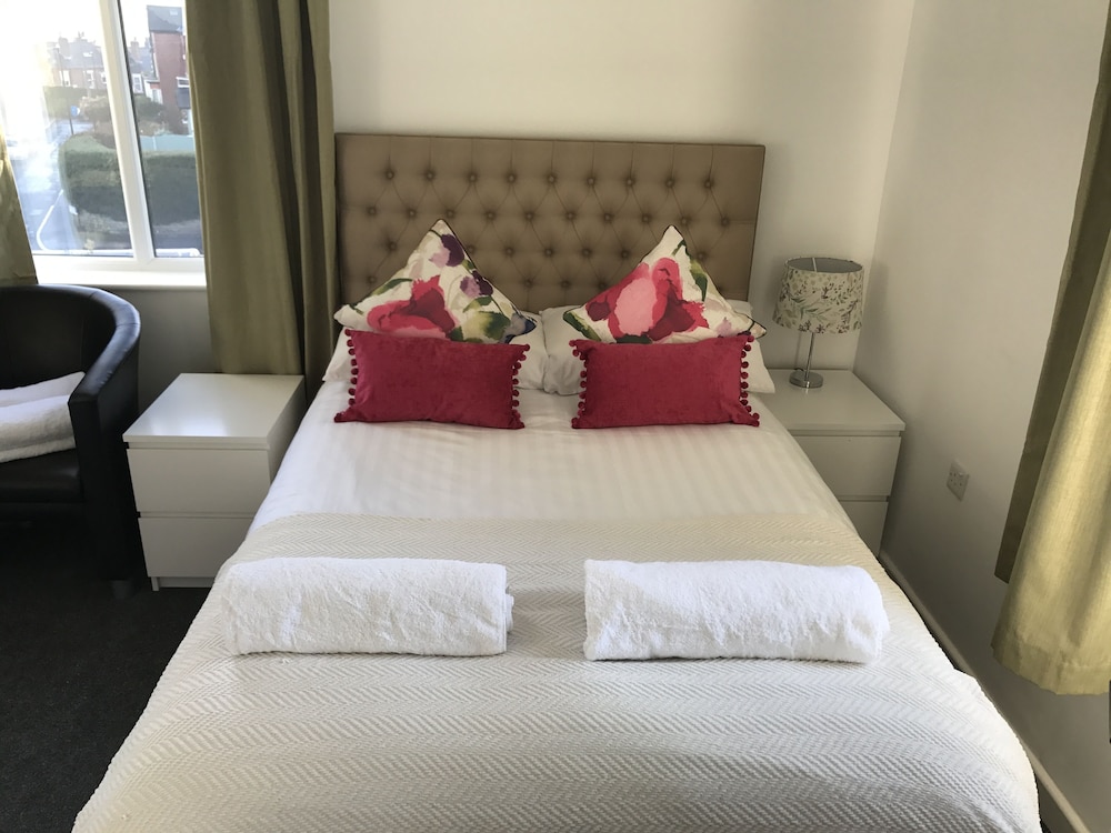 Standard Suite, Ensuite photo 3
