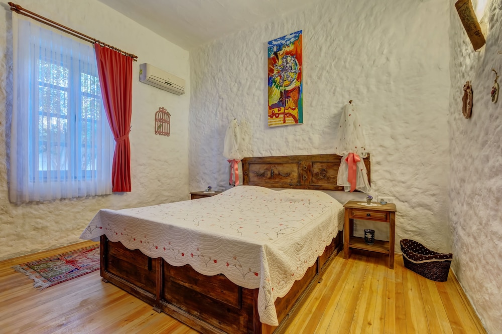 Standard Double Room photo 3