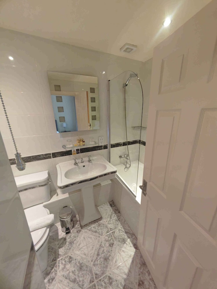 Standard Twin Room, River View photo 3