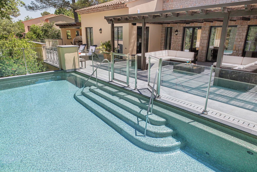 Villa Terre Blanche avec piscine et jacuzzi photo 1