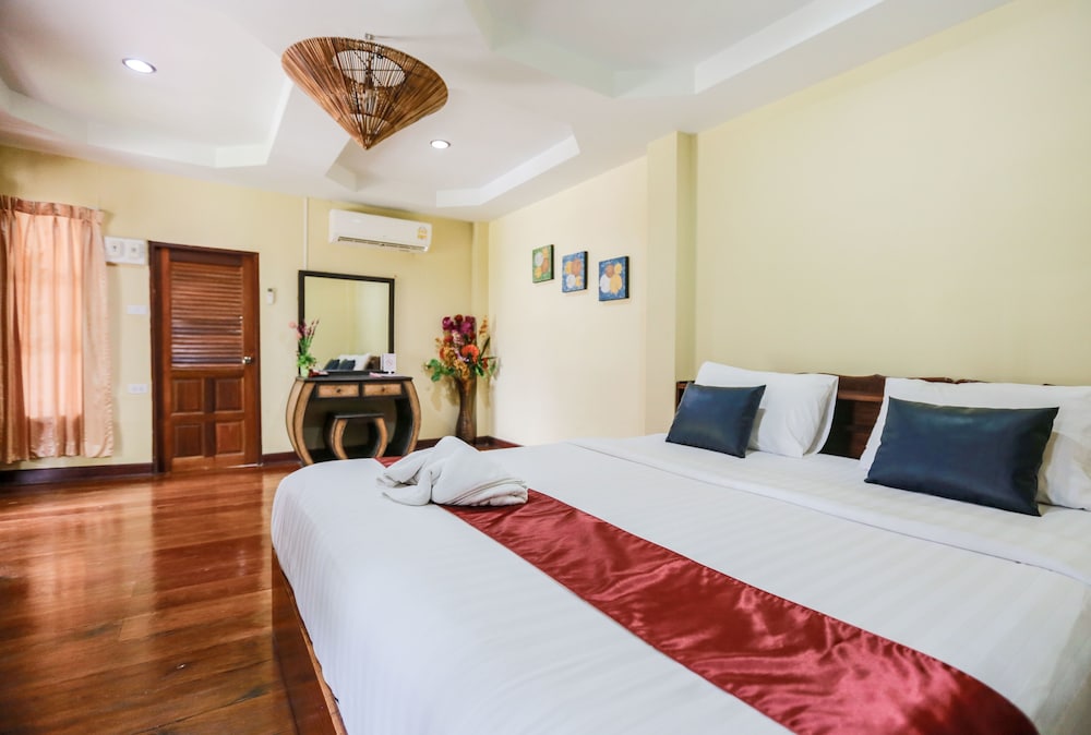 Thai Chalet photo 2