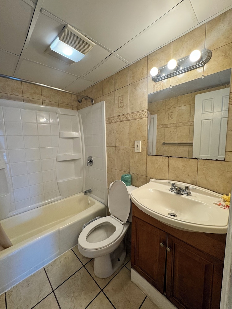 Suite - Photo 19