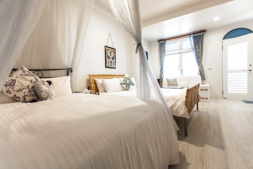 Panoramic Quadruple Room, 1 Bedroom, Bathtub, Tower