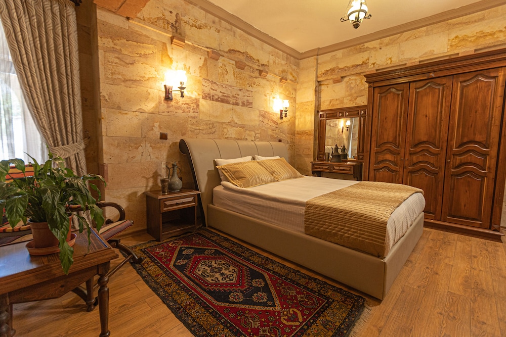 Premium Triple Room, 1 King Bed