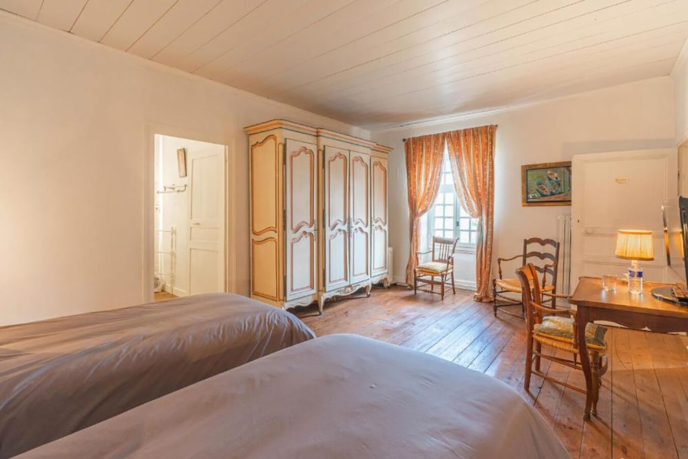 Junior Double or Twin Room, Garden View