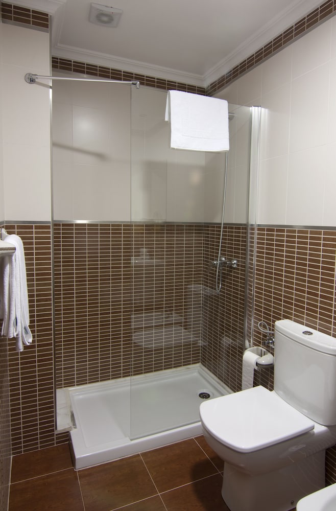 Standard Single Room, 1 Twin Bed, Partial Ocean View photo 2