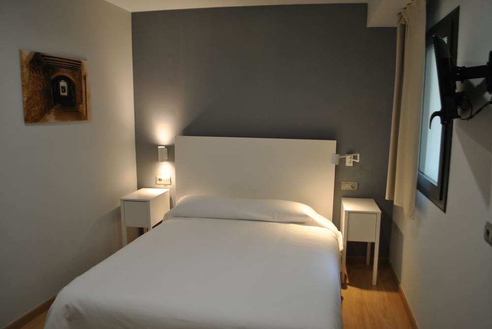 Economy Double Room (Interior)