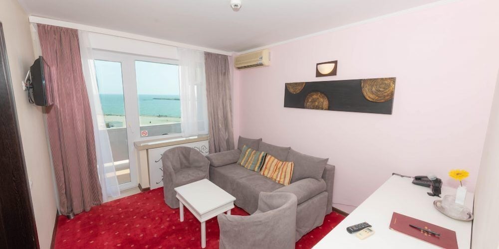 Sea View Suite photo 2