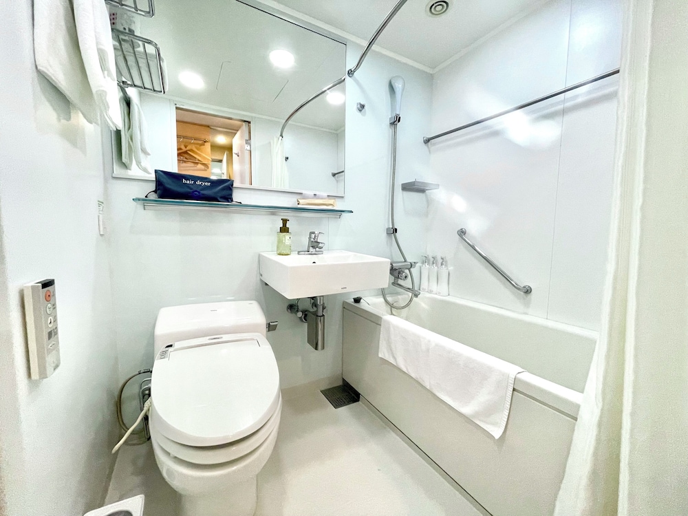 Semi Double Room A, with Washer/Dryer, Non Smoking (Single Use) photo 2