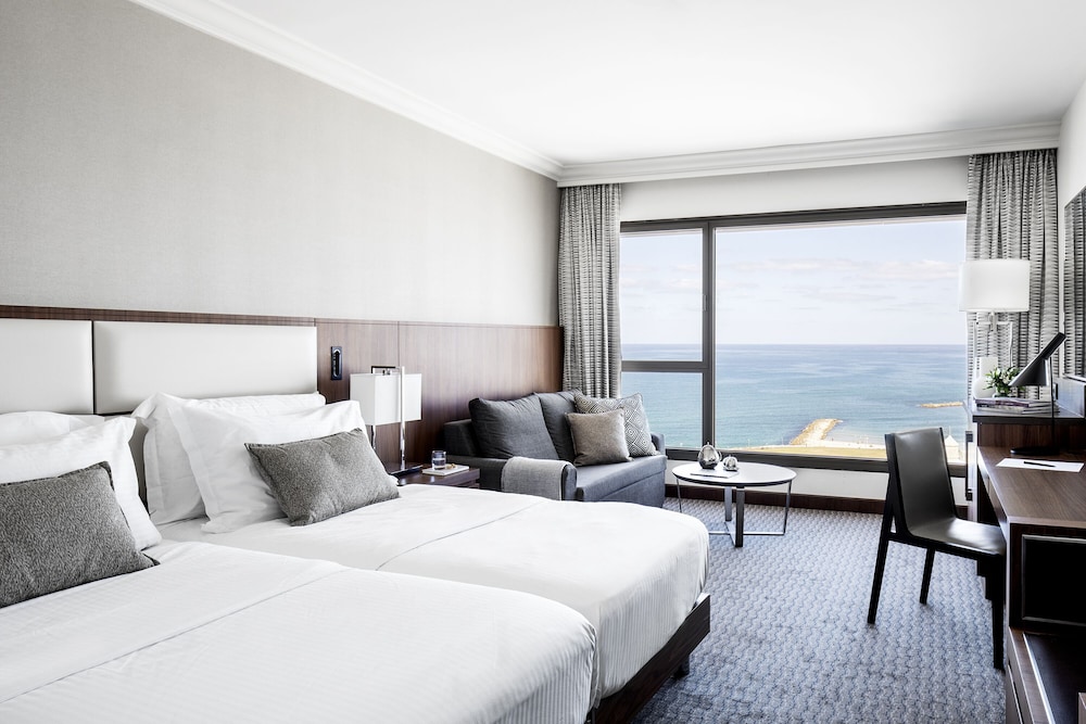 Club Room, 2 Twin Beds, Club Lounge Access, Sea View - Photo 5