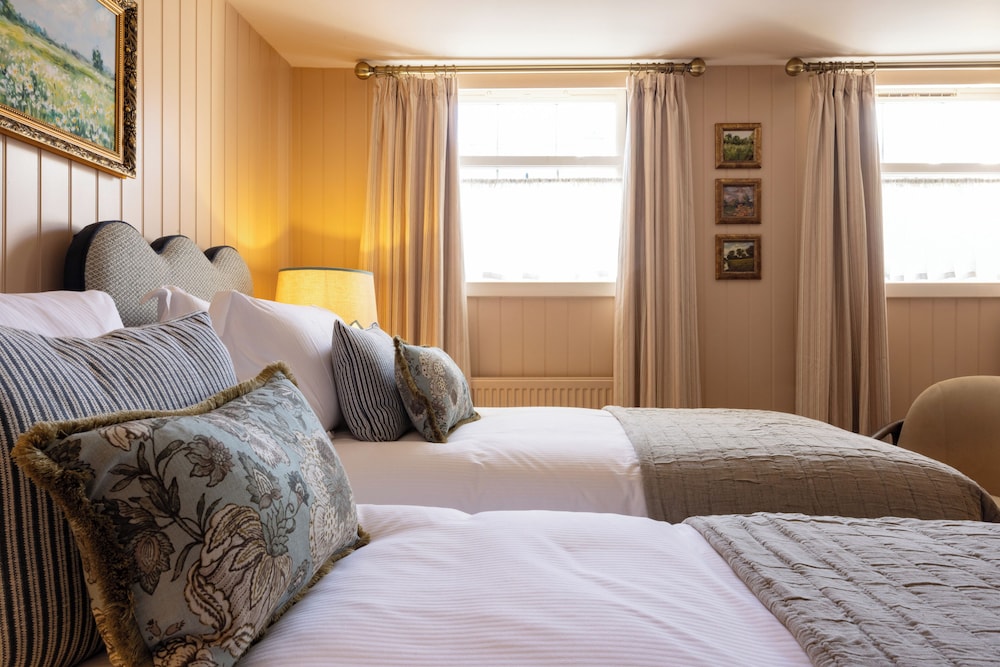 Really Comfy Room photo 3
