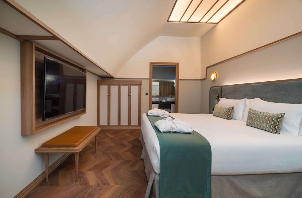 Suite (Duplex) - Photo 6