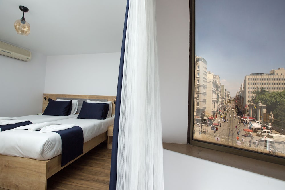 Deluxe Double or Twin Room photo 1
