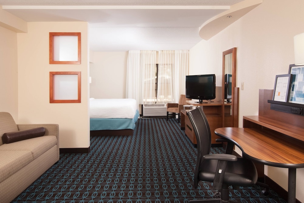 Suite, 1 Bedroom - Photo 3