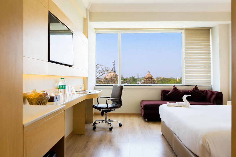 Luxury Suite photo 2