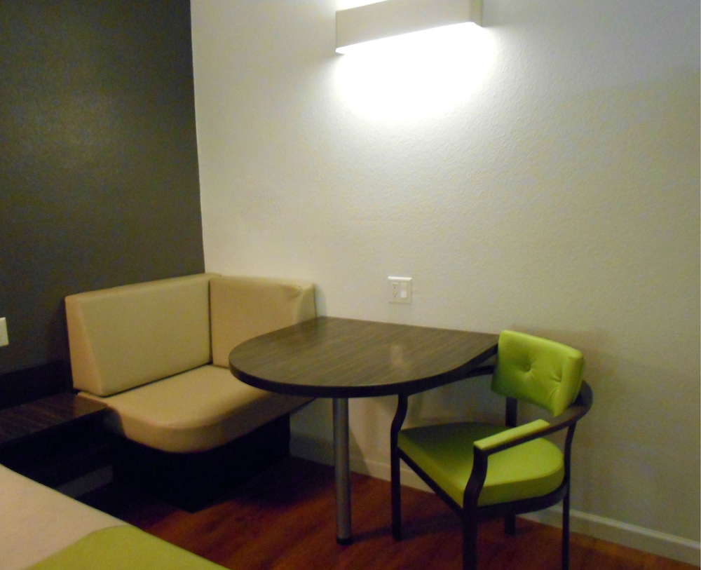 Standard Suite, 1 King Bed, Non Smoking - Photo 2