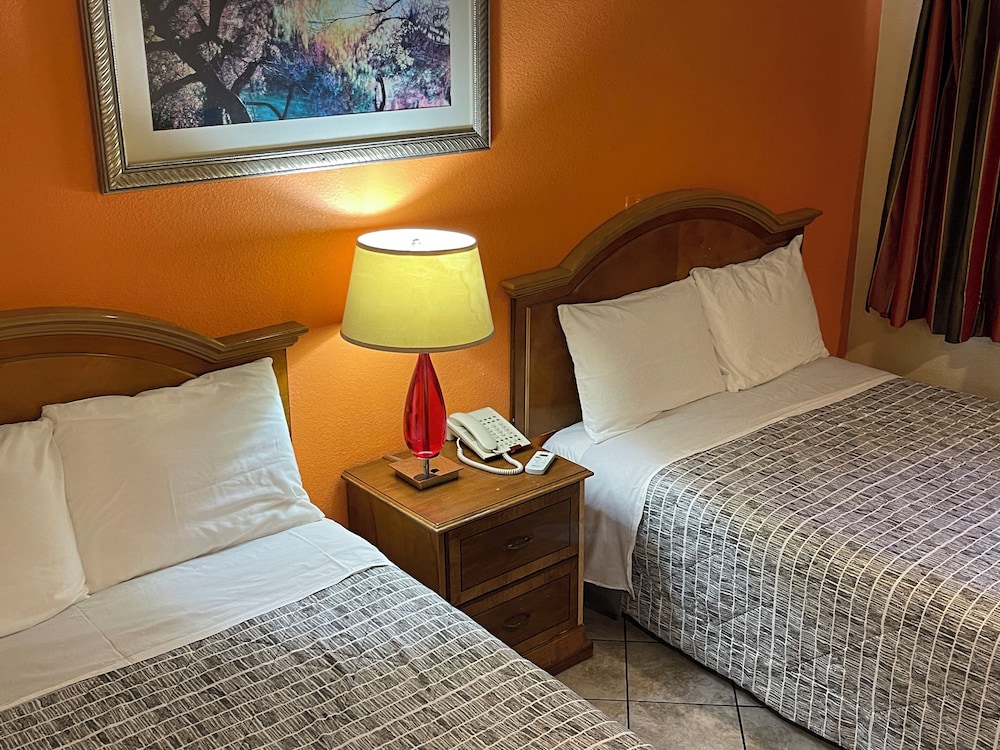 Comfort Double Room, 2 Double Beds with Microwave and Refrigerator photo 2