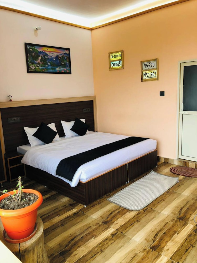 Deluxe Studio Suite, 1 King Bed