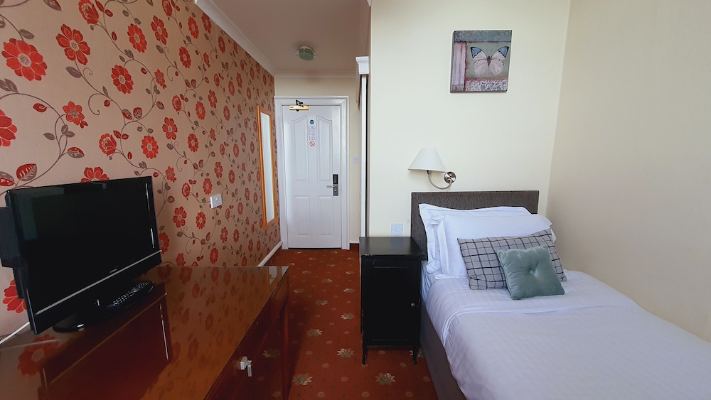 Basic Single Room, 1 Twin Bed, Non Smoking, Sea View photo 3