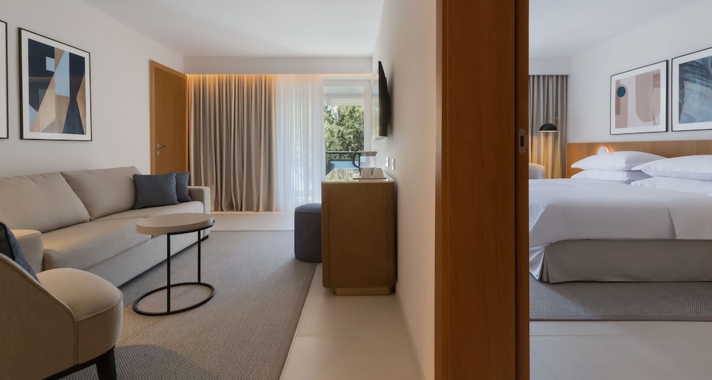 Junior Suite, Balcony, Partial Sea View - Photo 4