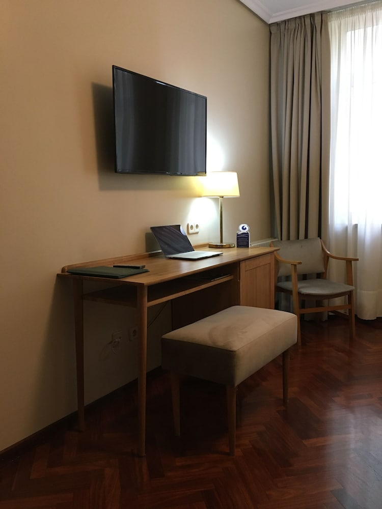 Standard Double Room Single Use photo 3